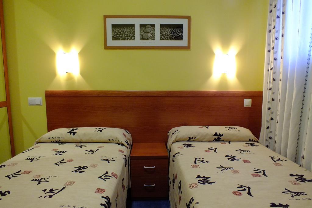 Hostal Los Claveles Torrejón de Ardoz Exteriér fotografie